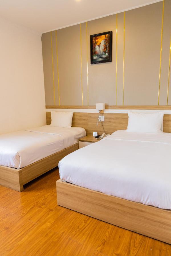 Hoang Loc Hotel Буон Ма Туот Екстериор снимка